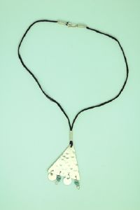 Collier pendentif triangle turquoise